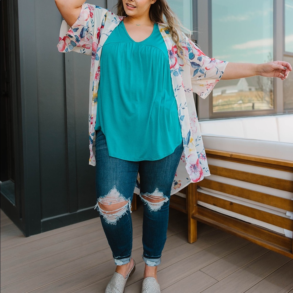 Lightweight Floral Kimono in Ivory - Picture 8 of 10